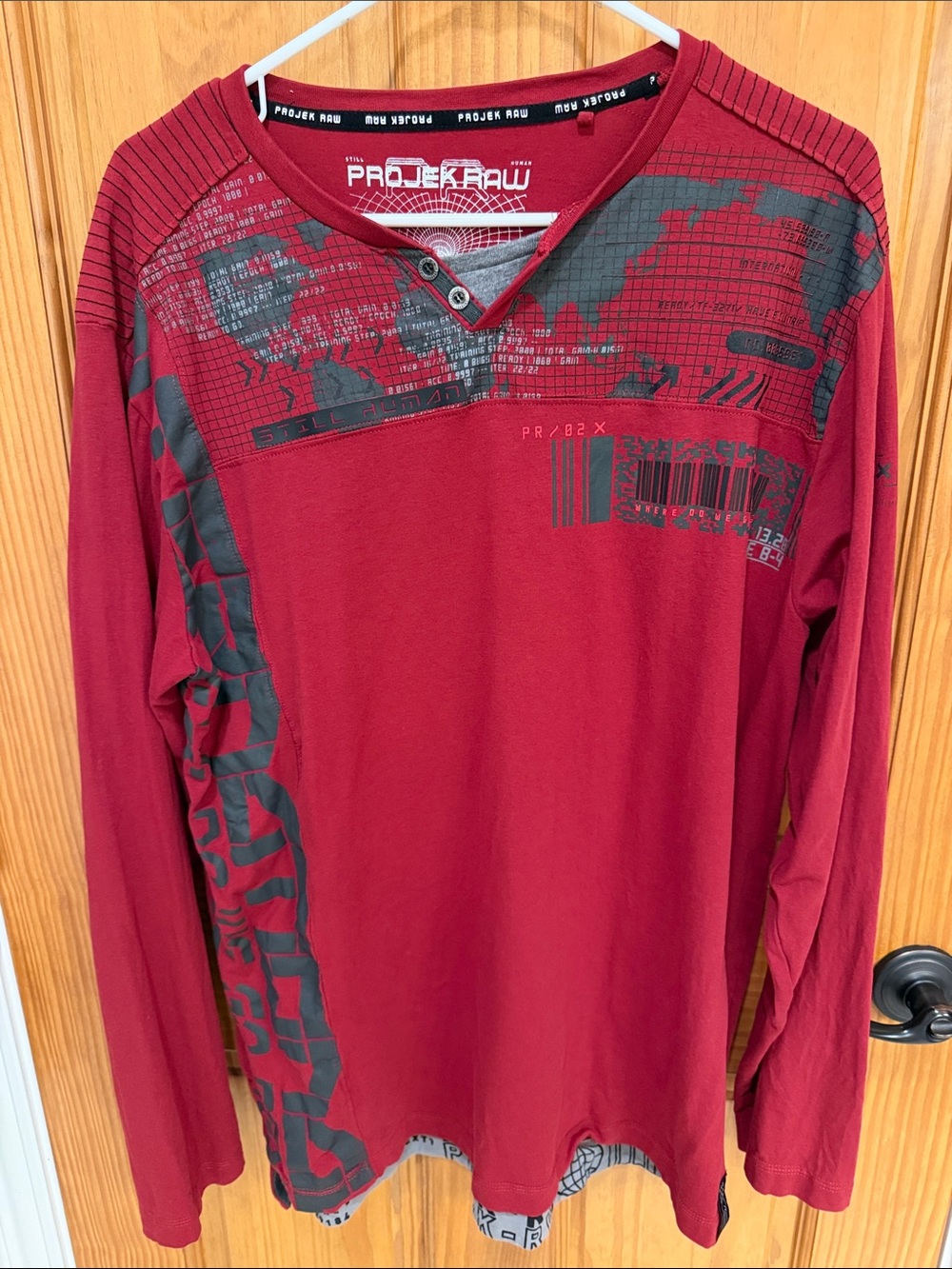 Projek Raw Men's Long-Sleeve Red Graphic Henley Shirt XL/TG